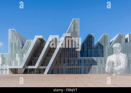 Palacio de Congresos und Skulptur Alma del Ebro, Zaragoza, Aragón, Spanien. Stockfoto