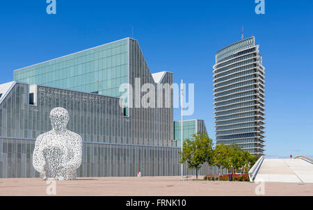 Palacio de Congresos, Skulptur Alma del Ebro und Torre del Agua.Zaragoza,Aragón,Spain. Stockfoto