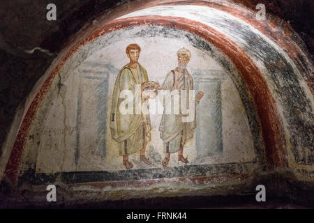 Neapel. Italien. 6. C Fresko des San Gennaro (St. Januarius) (links) & San Pietro (St. Peter) in die Katakomben von San Gennaro. Stockfoto