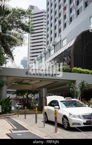 Eintritt in das Luxushotel Grand Hyatt Singapore auf Scotts Road im Zentrum von der Einkaufsmeile Orchard Road Stockfoto