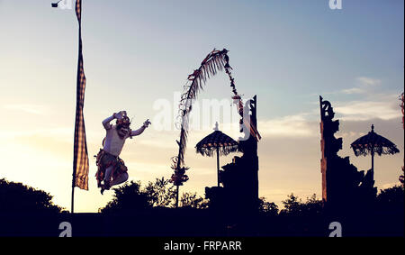 Kecak Tanz Uluwatu Bali Indonesien durchgeführt Stockfoto