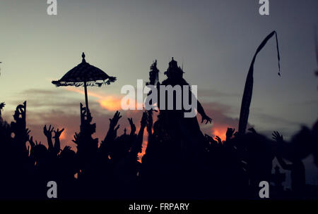 Kecak Tanz Uluwatu Bali Indonesien durchgeführt Stockfoto