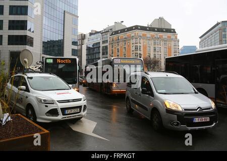 (160323)--Brüssel, 23. März 2016 (Xinhua)--Foto am 23. März 2016 zeigt den Stau in Brüssel, Belgien. Einige öffentliche Verkehrsmittel nahm am Mittwoch in Brüssel mit Ausnahme von Metro Systems. (Xinhua/Gong Bing) Stockfoto