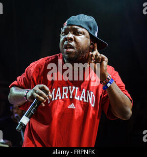 Datei-PIC: PHIFE DAWG, Gründungsmitglied der Hip-hop Gruppe A Tribe Called Quest, starb am Dienstag. Er war 45. Der Rapper Malik Isaac Taylor, geboren hatte seit mehreren Jahren mit Typ1 Diabetes zu kämpfen. HeÊformed A Tribe Called Quest in den späten 1980er Jahren und fünf Studioalben veröffentlicht. Im Bild: 29. August 2010 - Columbia, Maryland, führt US - Phife Dawg von A Tribe Called Quest beim Rock The Bells Festival. Stockfoto