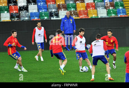 Udine, Italien. 23. März 2016. Spaniens Spieler während des Trainings für die freundliche Fußball Spiel zwischen Italien und Spanien in Dacia Arena am 23. März 2016. Foto Simone Ferraro / Alamy Live News Stockfoto