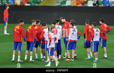 Udine, Italien. 23. März 2016. Spaniens Spieler während des Trainings für die freundliche Fußball Spiel zwischen Italien und Spanien in Dacia Arena am 23. März 2016. Foto Simone Ferraro / Alamy Live News Stockfoto