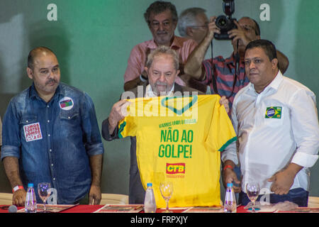 Sao Paulo, Brasilien, 23. März 2016. Ehemalige Präsident Luiz Inacio Lula da Silva in Pressekonferenz auf Gewerkschafter nationalen Plenum zur Verteidigung der Demokratie, der Rechtsstaatlichkeit und gegen den Putsch im Haus von Portugal, Innenstadt von São Paulo Stockfoto