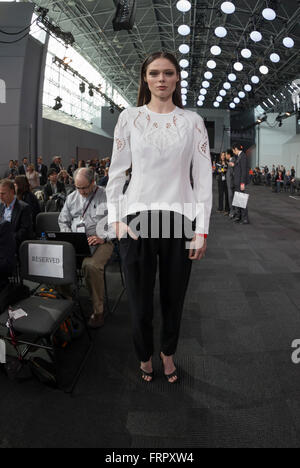 New York, USA. 23. März 2016. Coco Rocha besucht Präsentation des Toyota Prius Prime 2017 auf New York International Auto Show im Jacob Javits Center Credit: Lev Radin/Alamy Live-Nachrichten Stockfoto