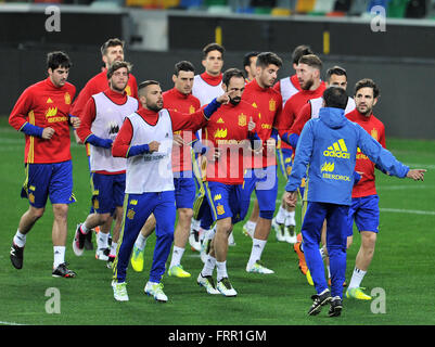 Udine, Italien. 23. März 2016. Spaniens Spieler während des Trainings für die freundliche Fußball Spiel zwischen Italien und Spanien in Dacia Arena am 23. März 2016. Foto Simone Ferraro / Alamy Live News Stockfoto