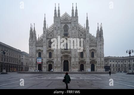 Italien: Mailänder Dom, gesehen von der Piazza del Duomo. Foto vom 13. Februar 2016. Stockfoto