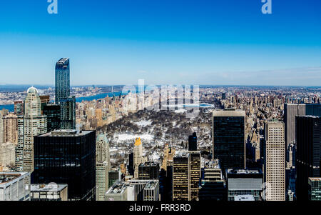 Central Park in New York City betrachtet von der Aussichtsplattform des Rockefeller Center in New York City, USA. Stockfoto