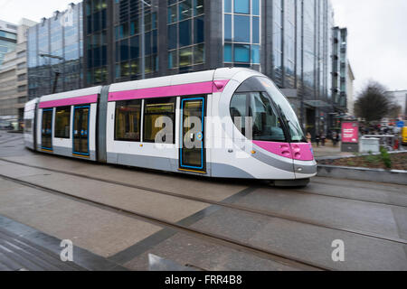 Midland Metro Straßenbahn im Stadtzentrum von Birmingham, West Midlands, England, UK Stockfoto