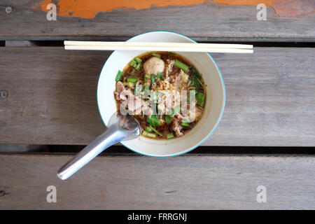 Thai Nudeln lecker: 'Kauy Teaw Nam Tok' Thai sprechen Stockfoto