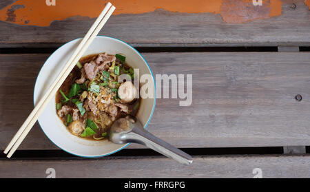 Thai Nudeln lecker: 'Kauy Teaw Nam Tok' Thai sprechen Stockfoto