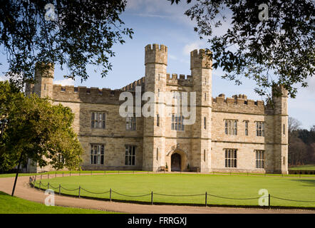 Leeds Castle, in der Nähe von Maidstone in Kent, außen. Hauptteil des Schlosses. Stockfoto