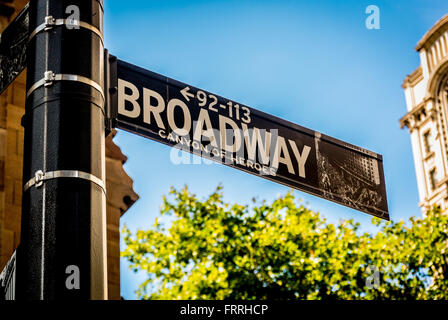 Broadway, Canyon of Heroes, Straßenschild, New York City, USA. Stockfoto