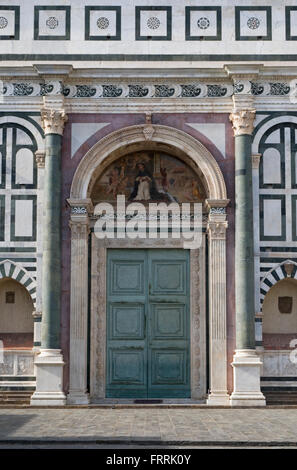 Der Haupteingang der Basilika von Santa Maria Novella in Florenz, Italien Stockfoto