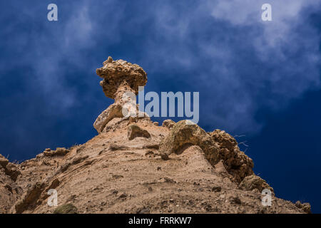 Hoodoos und Klippen entlang der Höhle Loop Trail im Kasha-Katuwe Zelt Rocks National Monument in New Mexico, USA Stockfoto