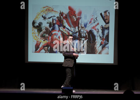 Emporia, Kansas, USA, 28. April 2015 Bill Rosemann Creative Director von Marvel Comics hält Vorträge bei ESU Credit: Mark Reinstein Stockfoto