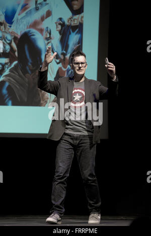 Emporia, Kansas, USA, 28. April 2015 Bill Rosemann Creative Director von Marvel Comics hält Vorträge bei ESU Credit: Mark Reinstein Stockfoto