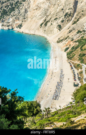 Myrtos Strand, Insel Kefalonia, Griechenland. Schöne Aussicht auf Mirtos Bucht und Strand auf der Insel Kefalonia Stockfoto