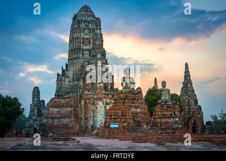 archäologische Stätte am Wat Chaiwatthanaram in historischen Stadt Ayutthaya, Thailand Stockfoto