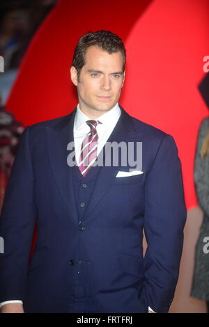 Henry Cavill im europäischen Premiere von Batman V Superman: Dawn Of Justice, im Odeon Leicester Square, London am März 22n Stockfoto