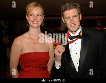 Washington, DC, USA, 29. April 2006 olympische Gold Medalist Joey Cheek und Freundin Eleanor Collins Credit: Mark Reinstein Stockfoto