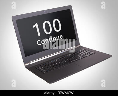 HTTP-Statuscode auf einem Laptop-Bildschirm - 100, weiter Stockfoto