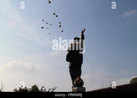 Ahnenkult während Ching Ming Festival ist eine Möglichkeit, dass Chinesen Pietät in Taiwan zeigen Stockfoto