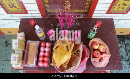 Ahnenkult während Ching Ming Festival ist eine Möglichkeit, dass Chinesen Pietät in Taiwan zeigen Stockfoto