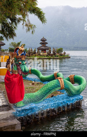 Drachen-Statue Bedugal Tempel, See Braton Bali Indonesien Stockfoto