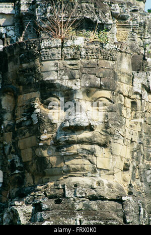 Gesicht gemeißelt In Stein, Nordtor, Angkor Thom, (Tempel von Angkor) Kambodscha Stockfoto