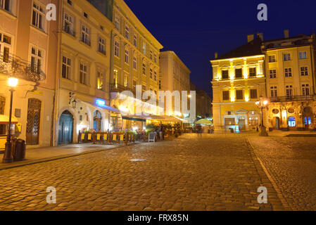 Marktplatz in Lemberg in der Nacht. Ukraine, Lvov Stockfoto