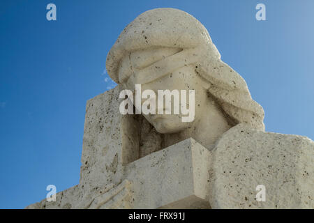 Cross.Cerro de Los Angeles liegt in der Gemeinde von Getafe, Madrid. Es gilt der geographischen Mitte der Iberi Stockfoto