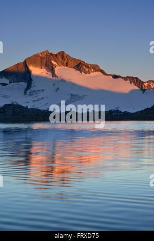 Blick über den See Scharzhornsee, Mount Hochalmspitze, Malta-Tal, Ankogel-Gruppe, Nationalpark Hohe Tauern, Kärnten, Österreich Stockfoto