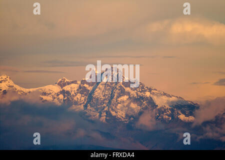 El Altar Vulkan bei Sonnenuntergang gesehen aus Chimborazo Nationalpark in Ecuador Stockfoto