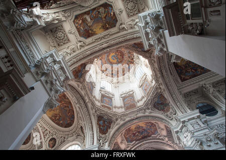 Innenansicht der Kathedrale von St. Stephan, Passau, Bayerischer Wald, Bayern, Deutschland Stockfoto