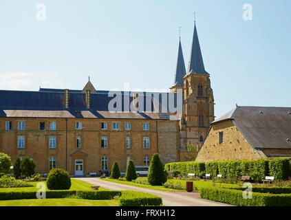 Ehemalige Benediktiner Kloster, Mouzon, Vallée de Maas, Abt. Ardennen Region Champagne-Ardenne, Frankreich, Europa Stockfoto