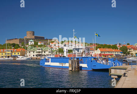 Fähre in Richtung Marstrand, Istoen Insel, Provinz Bohuslaen, West Coast, Schweden, Europa Stockfoto