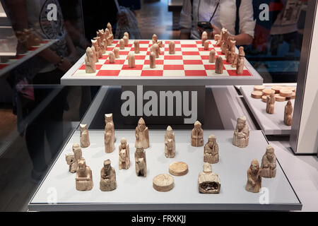 Lewis Schachfiguren, Walross-Elfenbein Schach-Stücke in der Sammlung des British Museum in London Stockfoto