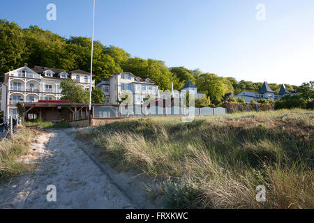 Fischerei Kuse, Blick vom Strand in Richtung alte Villen, Binz, Mecklenburg-Vorpommern, Deutschland Stockfoto