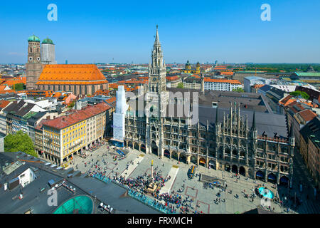 Blick vom Alten Peter bis Marienplatz quadratisch mit Marienkirche und Theatinerkirche, München, Upper Bavaria, Bavaria, Germany Stockfoto