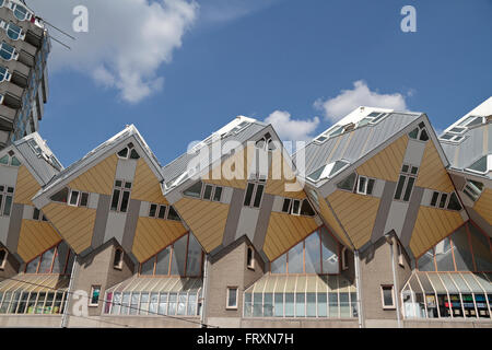 Die Kubushäuser (Kubuswoningen) entworfen von Piet Blom, Rotterdam, Niederlande. Stockfoto