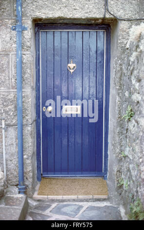 Nahaufnahme von einer blauen Haustür auf einer Küste Hütte Stockfoto