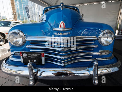 Dubai, Vereinigte Arabische Emirate. 24. März 2016. Amerikanischen Plymouth Oldtimer auf dem Display am Eröffnungstag der 2016 Emirates Classic Car Festival in Downtown Dubai Credit: Iain Masterton/Alamy Live News Stockfoto