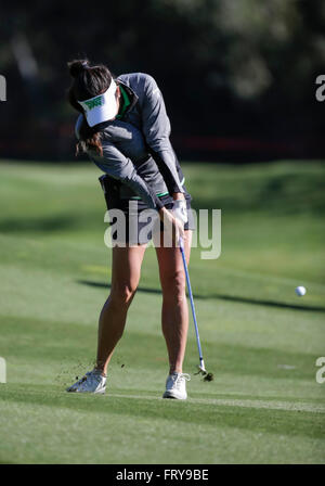 Carlsbad, Kalifornien, USA. 24. März 2016. Gerina Piller-chips in der ersten Runde des Kia-Klassikers im Aviara Golfclub in Carlsbad, Kalifornien. Justin Cooper/CSM/Alamy Live-Nachrichten Stockfoto