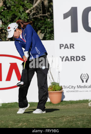 Carlsbad, Kalifornien, USA. 24. März 2016. Mina Harigae auf der 10. Abschlag in der ersten Runde des Kia-Klassikers im Aviara Golfclub in Carlsbad, Kalifornien. Justin Cooper/CSM/Alamy Live-Nachrichten Stockfoto