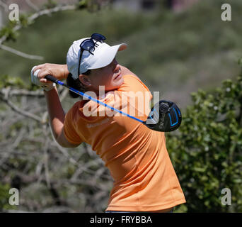 Carlsbad, Kalifornien, USA. 24. März 2016. Caroline Masson am 8. Loch in der ersten Runde des Kia-Klassikers im Aviara Golfclub in Carlsbad, Kalifornien. Justin Cooper/CSM/Alamy Live-Nachrichten Stockfoto