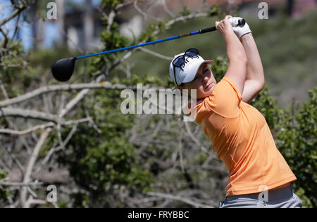 Carlsbad, Kalifornien, USA. 24. März 2016. Caroline Masson am 8. Loch in der ersten Runde des Kia-Klassikers im Aviara Golfclub in Carlsbad, Kalifornien. Justin Cooper/CSM/Alamy Live-Nachrichten Stockfoto